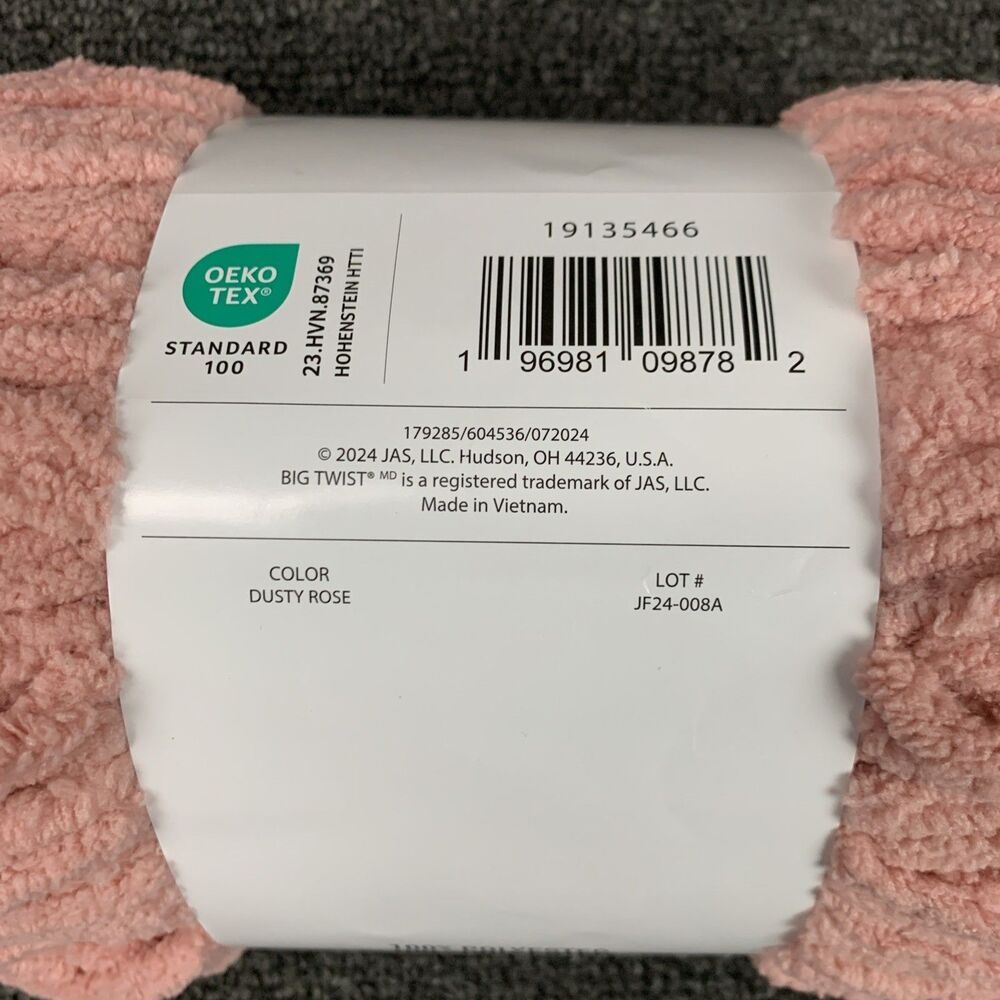 Big Twist Plush Dusty Rose Yarn 153yds 10.5oz Super Bulky (6) Skein Discontinued - Picture 6 of 6